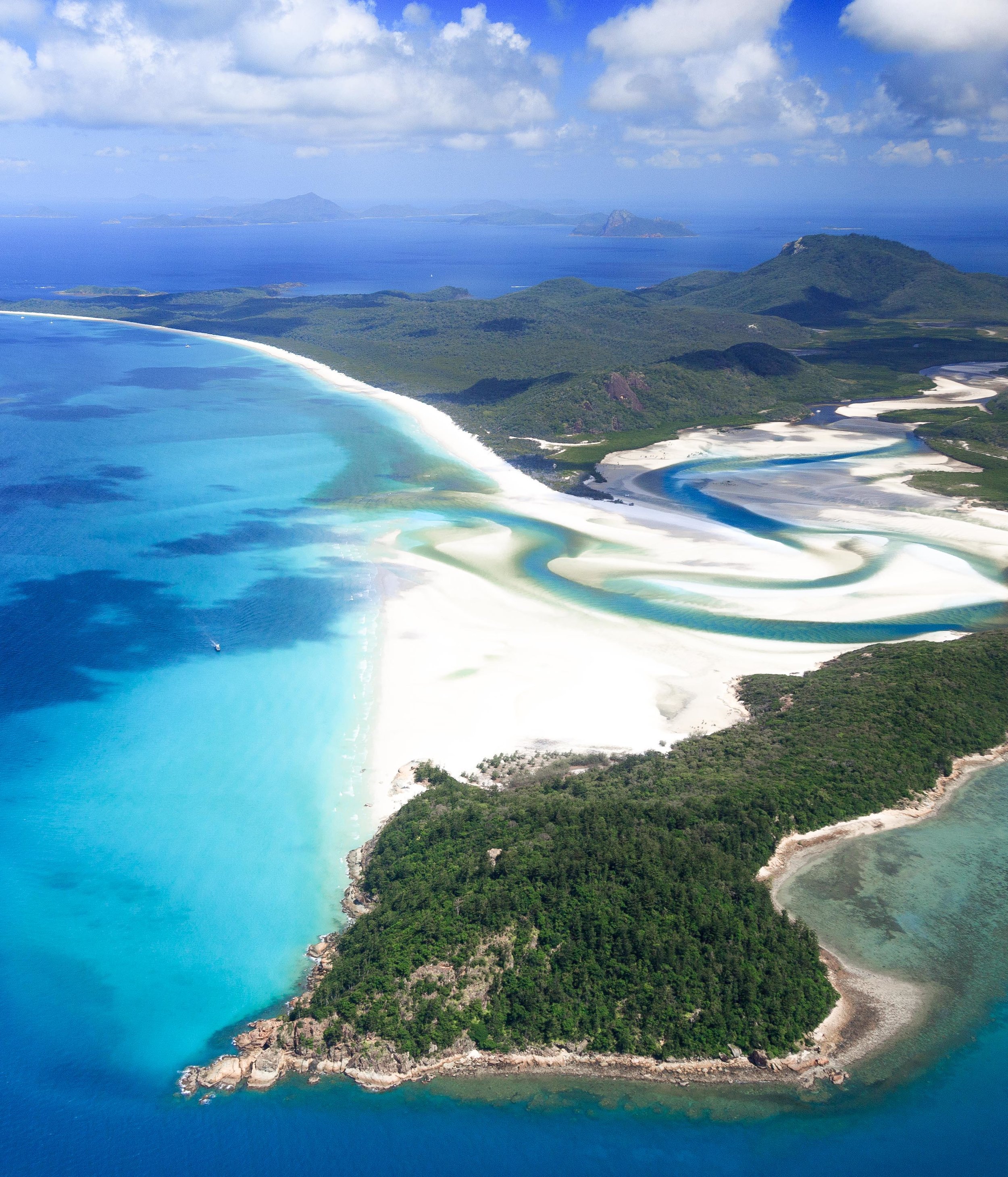 Aussie beach bbq in shade. A Mind Blowing Four Day Itinerary For The Whitsundays Walk My World